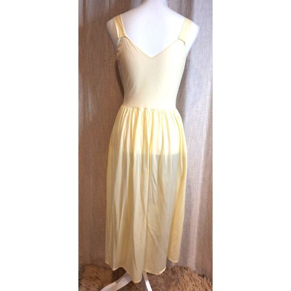 Vanity Fair Ladies Yellow Vintage Nightgown - Picture 6 of 10